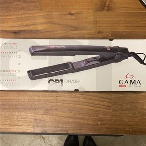 GAMA HAIR STRAIGHTENER